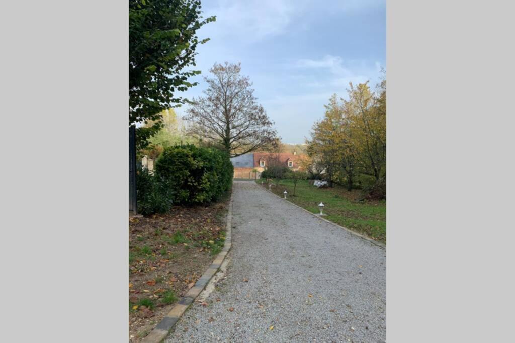 Le Lodge Des Villettes Jouy-le-Moutier ภายนอก รูปภาพ